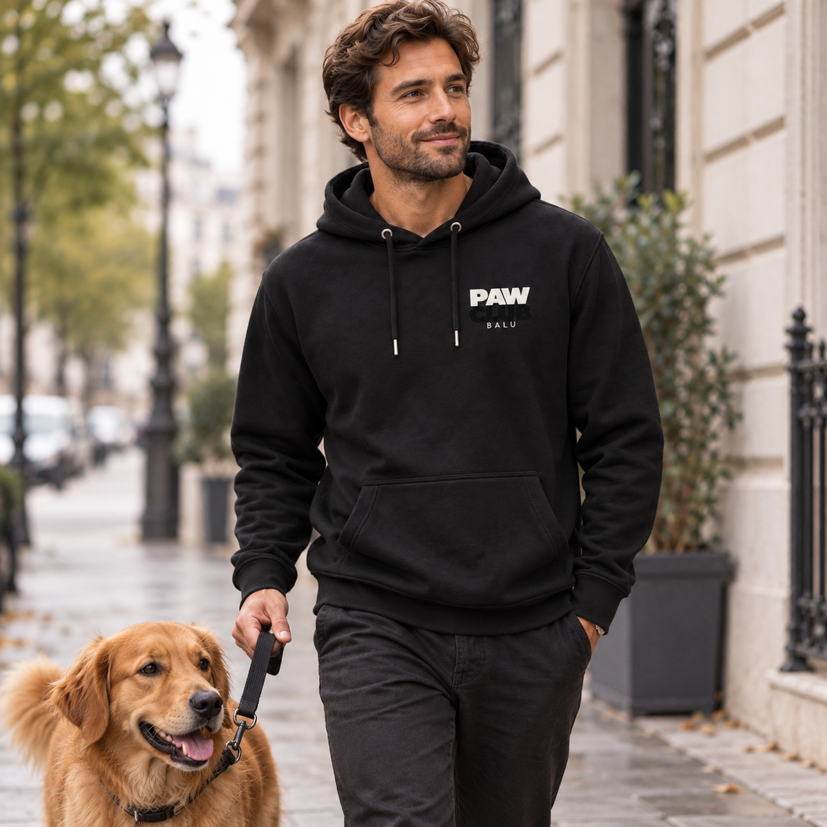 Personalisierter PAW CLUB Herren Hoodie in Schwarz – Lifestyle mit Hund