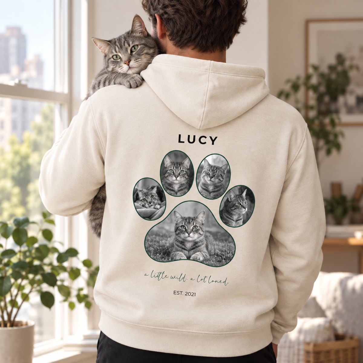 Personalisierter Katzen Hoodie mit fünf Fotos in Pfotenform