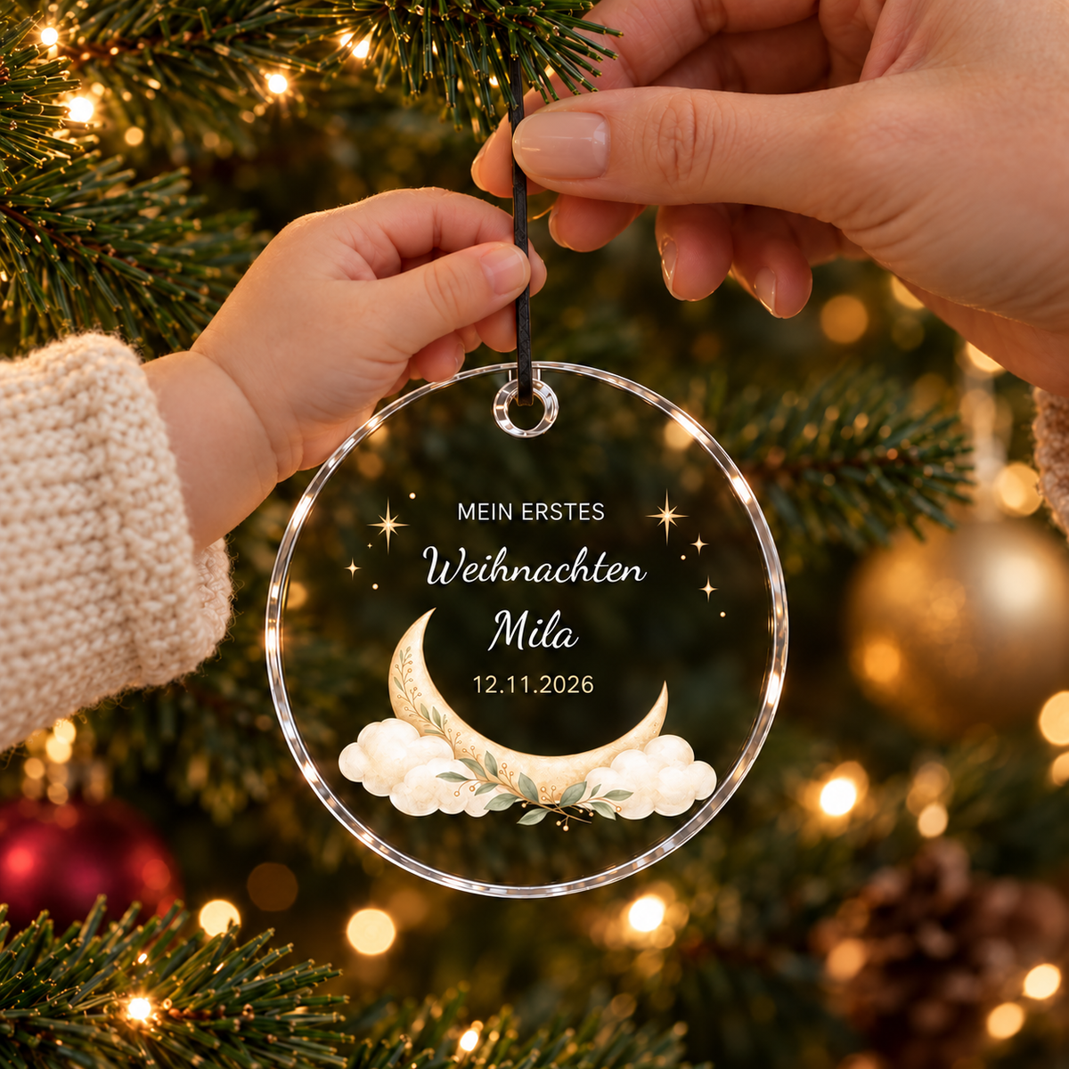 Personalisierter Christbaumschmuck zum ersten Weihnachten mit Babyhand