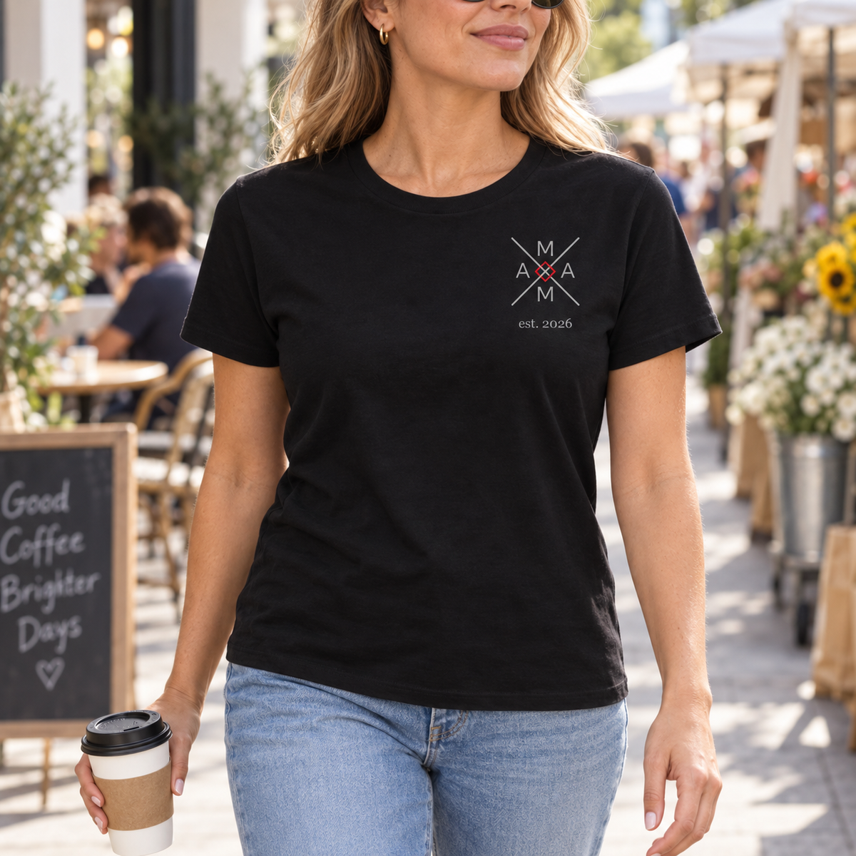 Personalisiertes Mama T-Shirt | Modernes Kreuz-Design mit Name & Jahreszahl