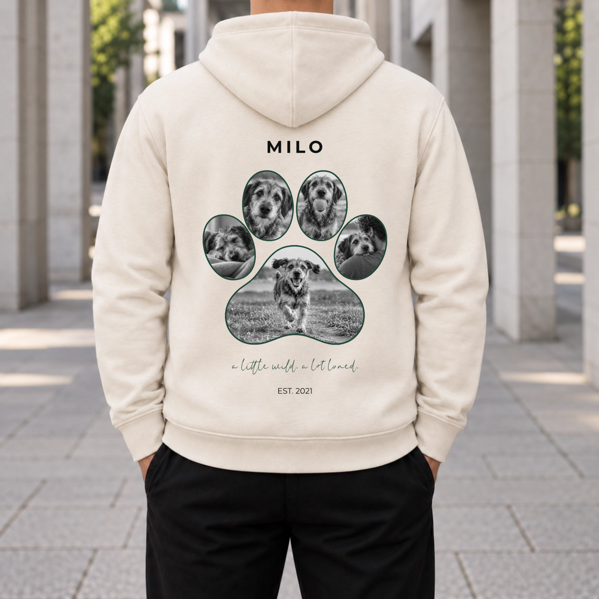 Personalisierter Haustier Hoodie Natural – Pfoten Design Rückseite