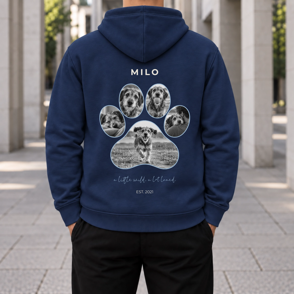 Personalisierter Haustier Hoodie Navy – Pfoten Design Rückseite