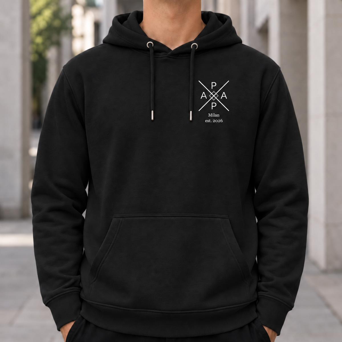 Personalisierter Papa Hoodie in Schwarz mit Kreuzdesign