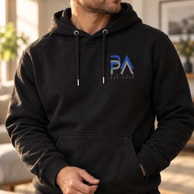 Personalisierter Papa Hoodie – Detailansicht des PA PA Designs
